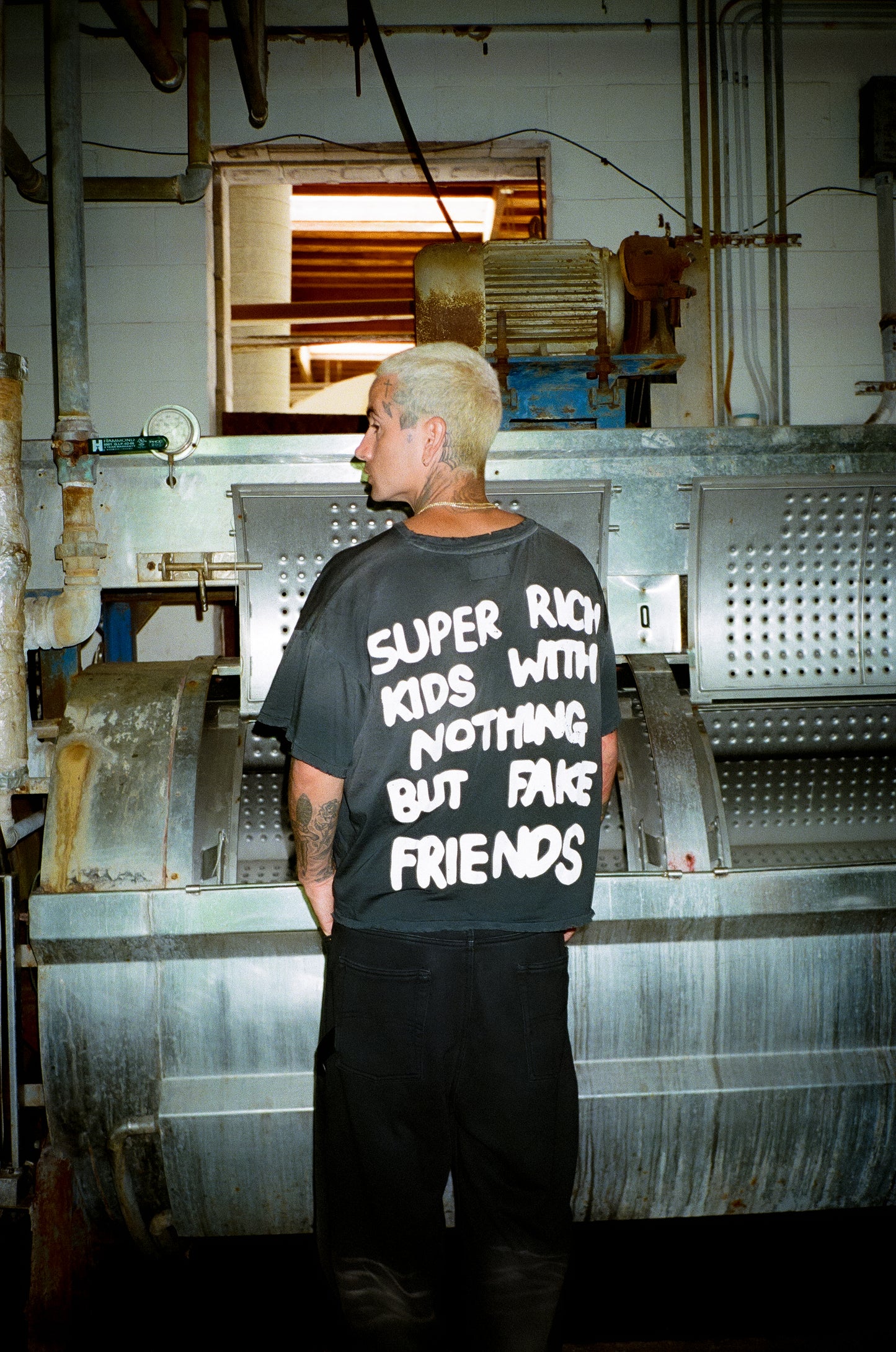 HALFWAY ADDICTED BLACK AND WHITE